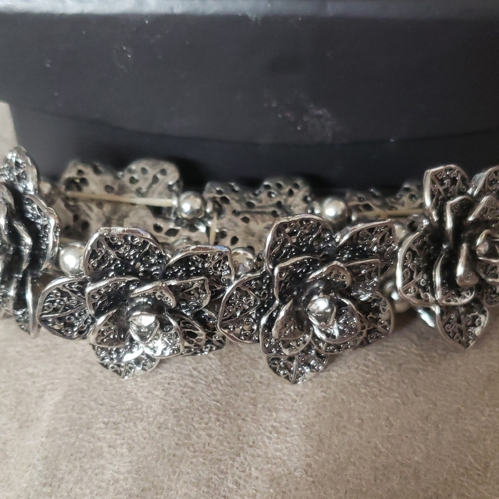 Elegant Silver Floral Bracelet